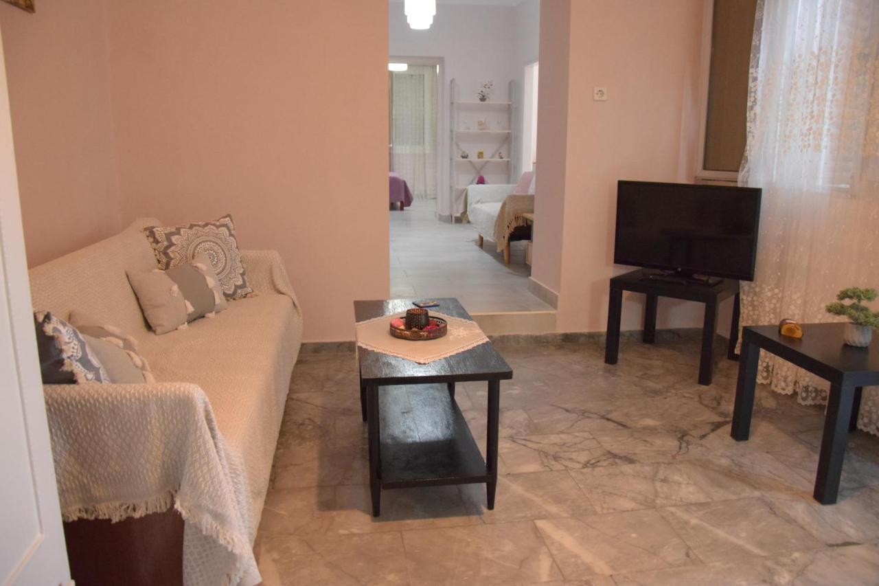 Kalamata home, Agia triada Bagian luar foto